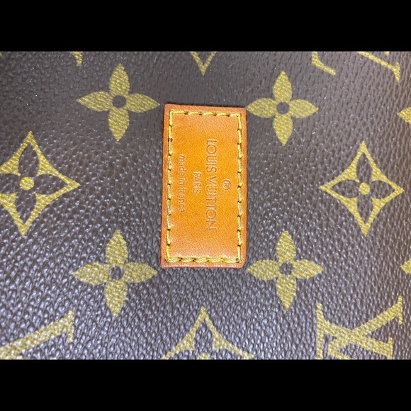 Authentic Louis Vuitton Saumur - Picture 11 of 14